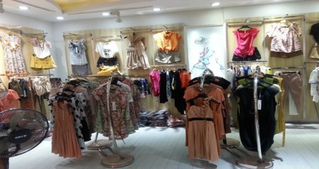 探寻中国商业脉搏 七浦路与深圳的服装批发市场及日用百货业态比较