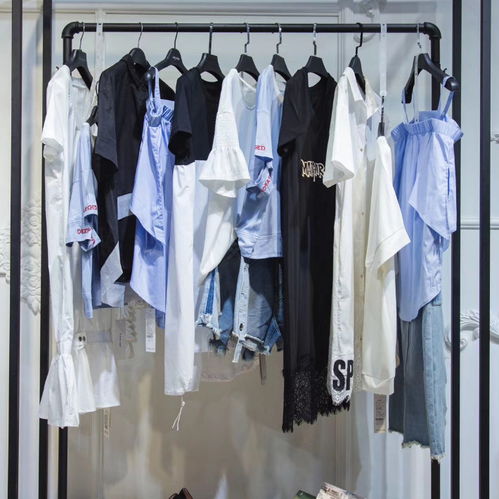 精品特惠，蔓润秀杭州一线品牌女装19夏折扣女装加盟 厂家直供货源新机遇
